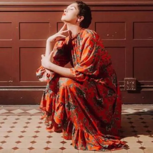 Red Paisley Long Peasant Dress
Designed by
Icons Objects Of Devotion - Picture 5 of 8